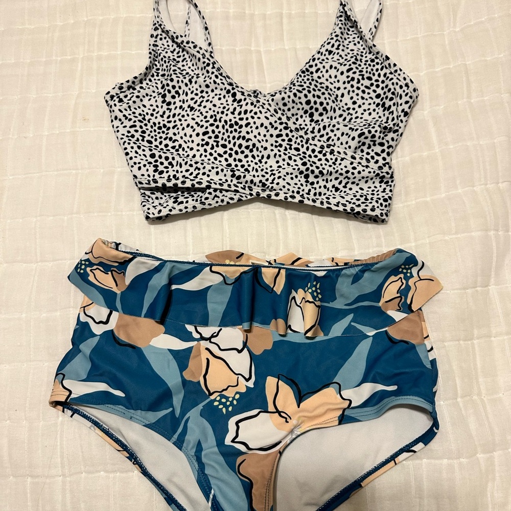 Stylish Black and Blue Floral Bikini Set